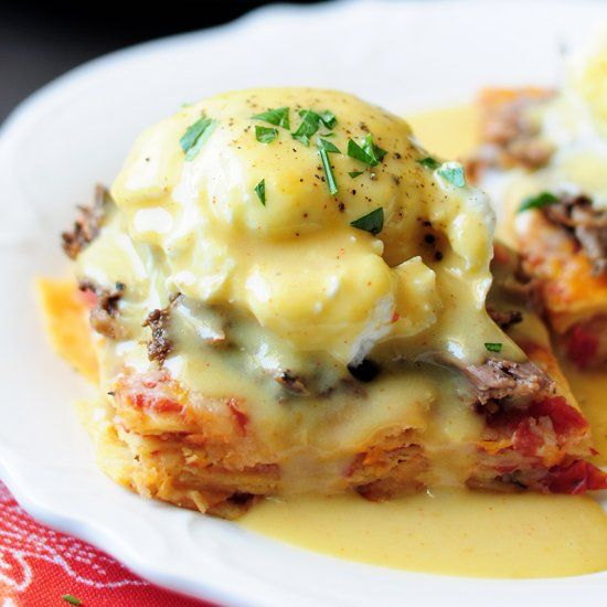 Eggs Benedict with Laxson Barbacoa